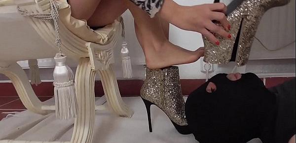  sadistic glamour girls dominant foot smelling